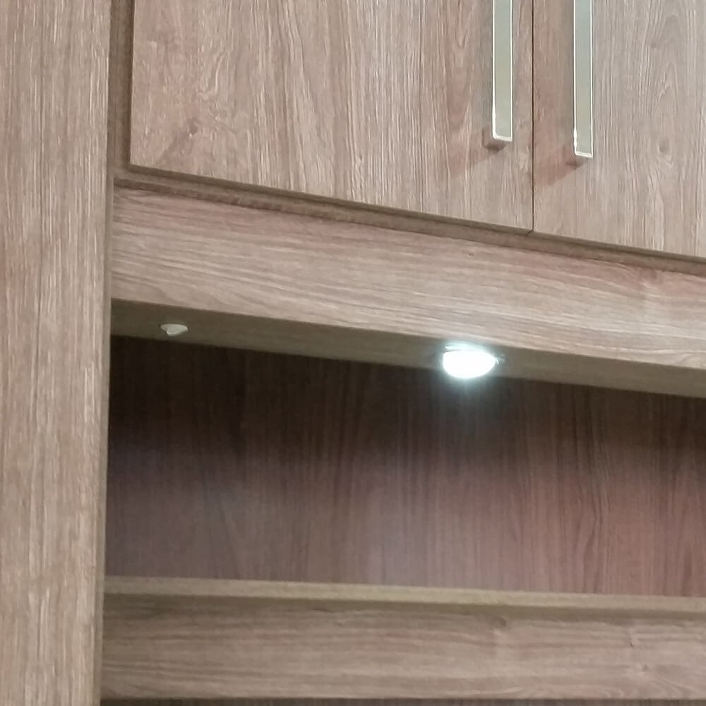 Por que o LED não apaga totalmente?